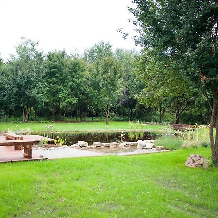 Pajta Apartman Es Vendeghaz Tata Exteriér fotografie