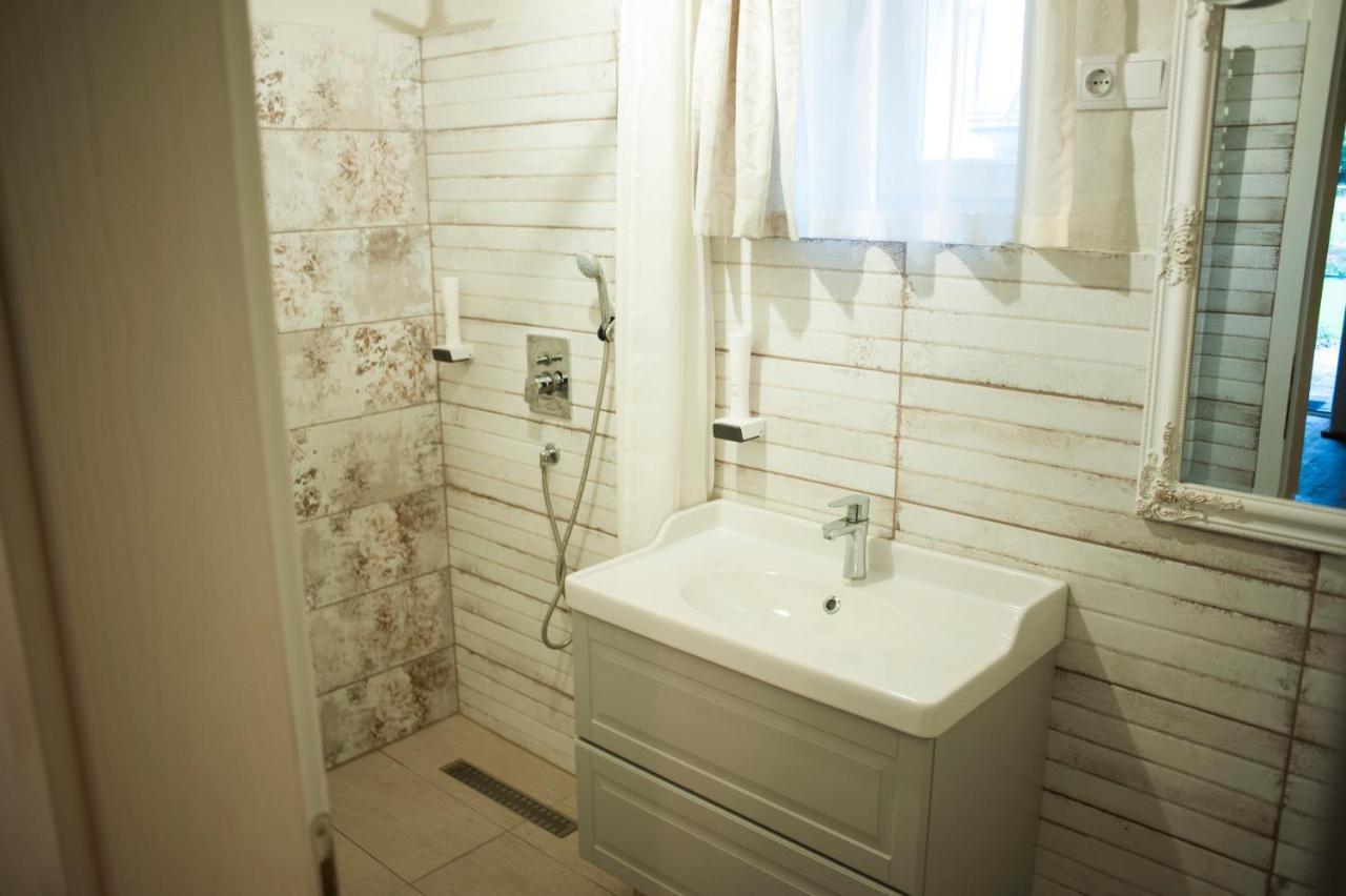 Pajta Apartman Es Vendeghaz Tata Exteriér fotografie