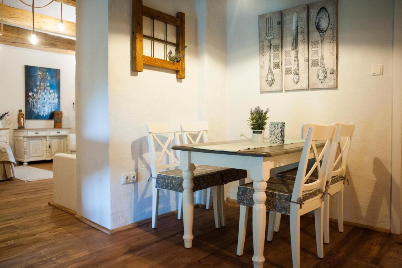Pajta Apartman Es Vendeghaz Tata Exteriér fotografie