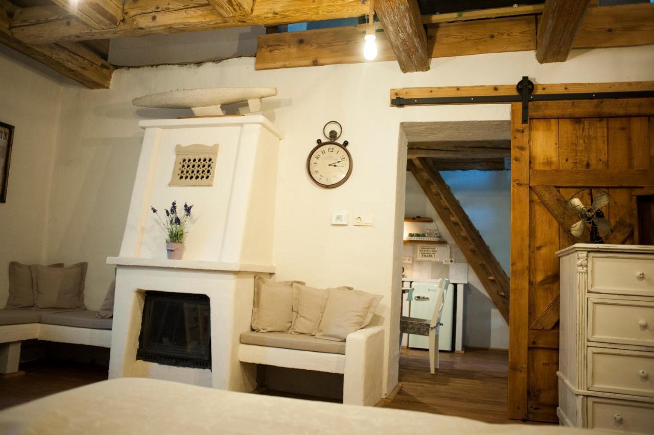 Pajta Apartman Es Vendeghaz Tata Exteriér fotografie